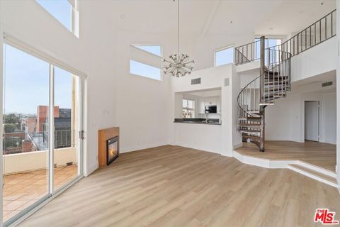 Photo of 235 Main Street #321, Venice, CA 90291 (MLS # 25621823)