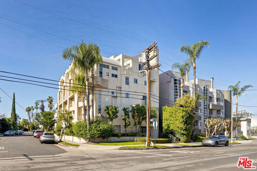 Photo of 4549 Haskell Avenue #1, Encino, CA 91436 (MLS # 26995263)