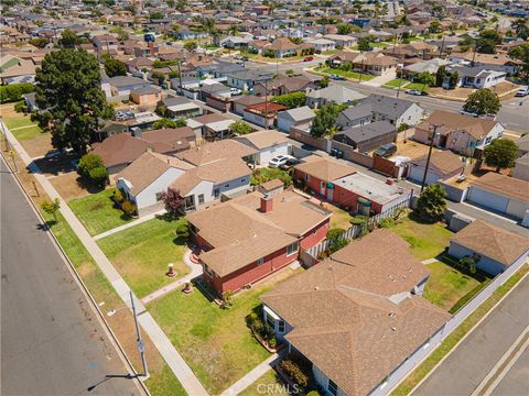 Tiny photo for 11028 Spinning Avenue, Inglewood, CA 90303 (MLS # SB25149054)