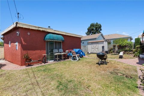 Tiny photo for 11028 Spinning Avenue, Inglewood, CA 90303 (MLS # SB25149054)
