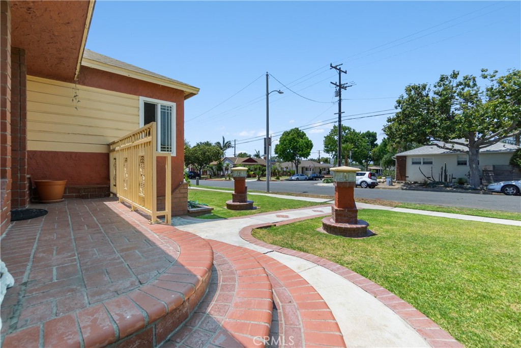 11028 Spinning Avenue