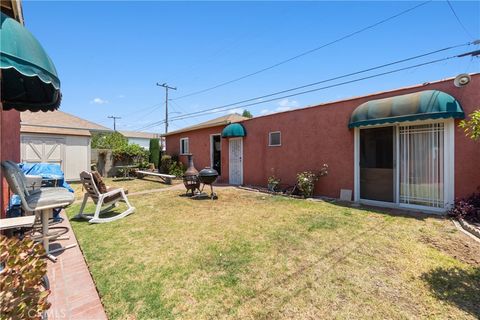 Tiny photo for 11028 Spinning Avenue, Inglewood, CA 90303 (MLS # SB25149054)