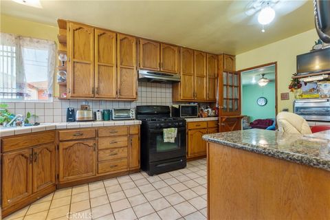 Tiny photo for 11028 Spinning Avenue, Inglewood, CA 90303 (MLS # SB25149054)