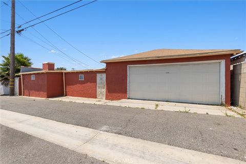 Tiny photo for 11028 Spinning Avenue, Inglewood, CA 90303 (MLS # SB25149054)