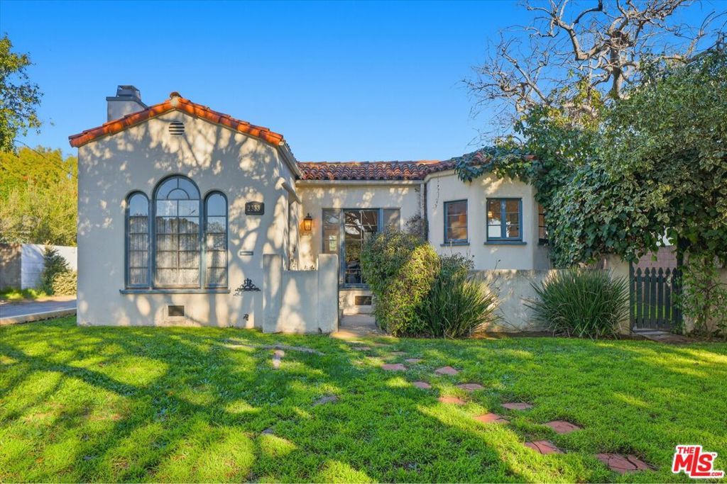 Photo of 2333 22nd Street, Santa Monica, CA 90405 (MLS # 26637511)