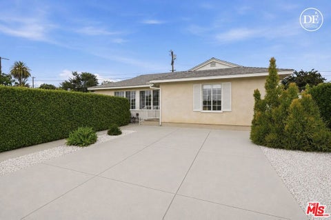 Photo of 20531 Covello Street, Winnetka, CA 91306 (MLS # 26855737)