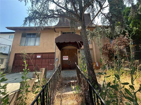 Photo of 5144 Don Pio DR, Woodland Hills, CA 91364 (MLS # CV26140175)