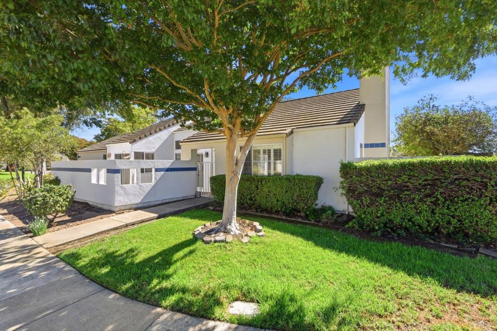 1205 Kelly Park Circle