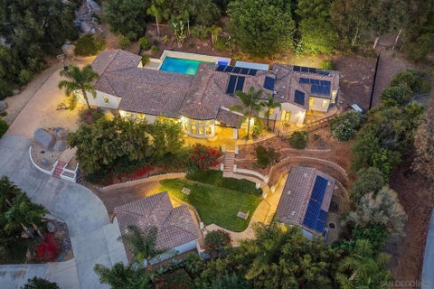 Photo of 18375 Bernardo Trails Ct Ct, San Diego, CA 92128 (MLS # 260014977SD)