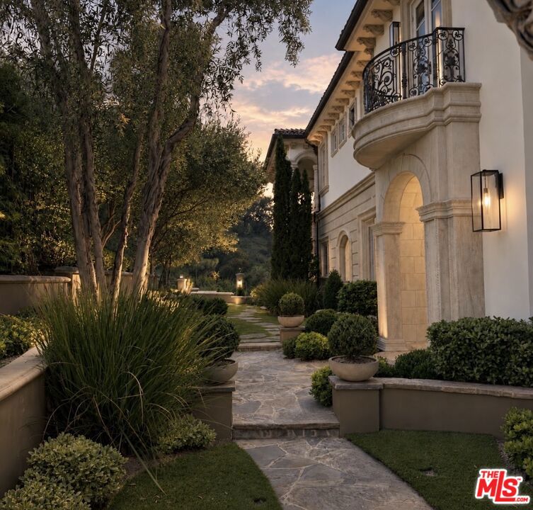 Photo of 2680 Bowmont Drive, Beverly Hills, CA 90210 (MLS # 26992707)