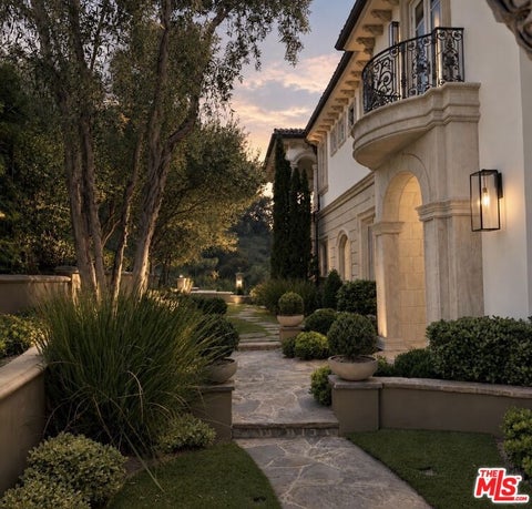 Photo of 2680 Bowmont Drive, Beverly Hills, CA 90210 (MLS # 26992707)