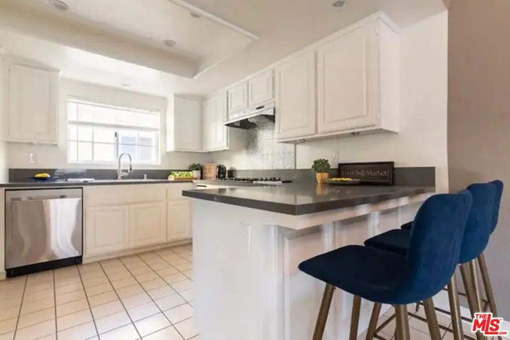 Redondo Beach, California 90278, United States, 3 Bedrooms Bedrooms, ,2 BathroomsBathrooms,Residential,Active,152767