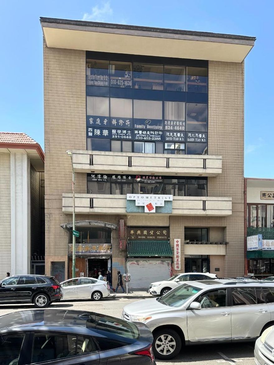 Located in Central Oakland Chinatown, across a street from Pacific Renaissance Plaza, great location for investment or owner used.  Approximately 2000 sq. ft mezzanine. One bathroom on each level.