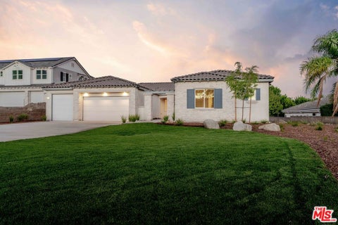 Photo of 5640 Brittany Court, Rancho Cucamonga, CA 91701 (MLS # 26994773)