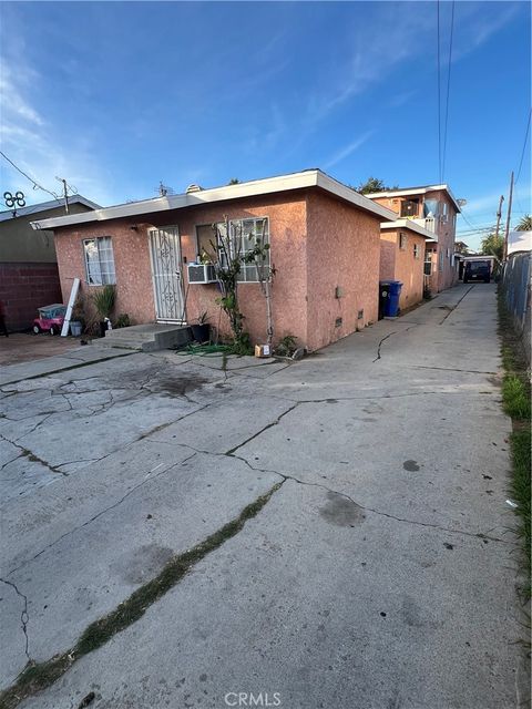 Photo of 151 E 121st St, Los Angeles, CA 90061 (MLS # PW25270592)