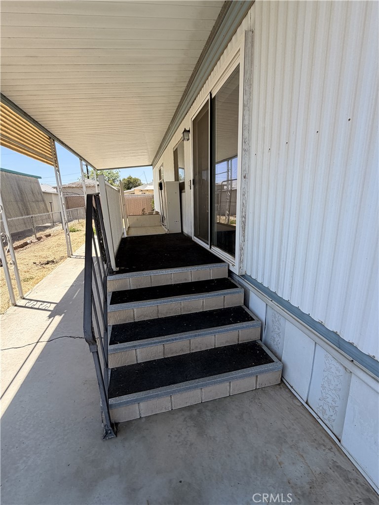 999 S Santa Fe Avenue 73