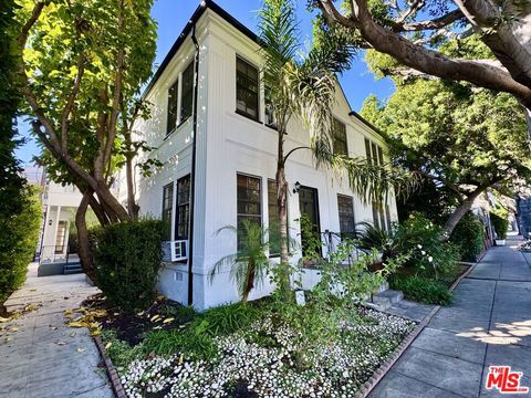 Photo of 9010 Burton Way #A, Beverly Hills, CA 90211 (MLS # 25611389) Photo of 9010 Burton Way #A, Beverly Hills, CA 90211 (MLS # 25611389)