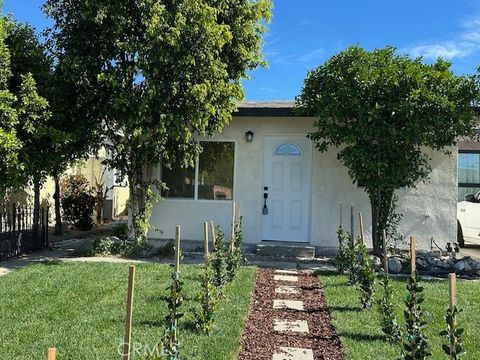 Photo of 1/2 Natick, North Hills, CA 91343 (MLS # SR26087660)