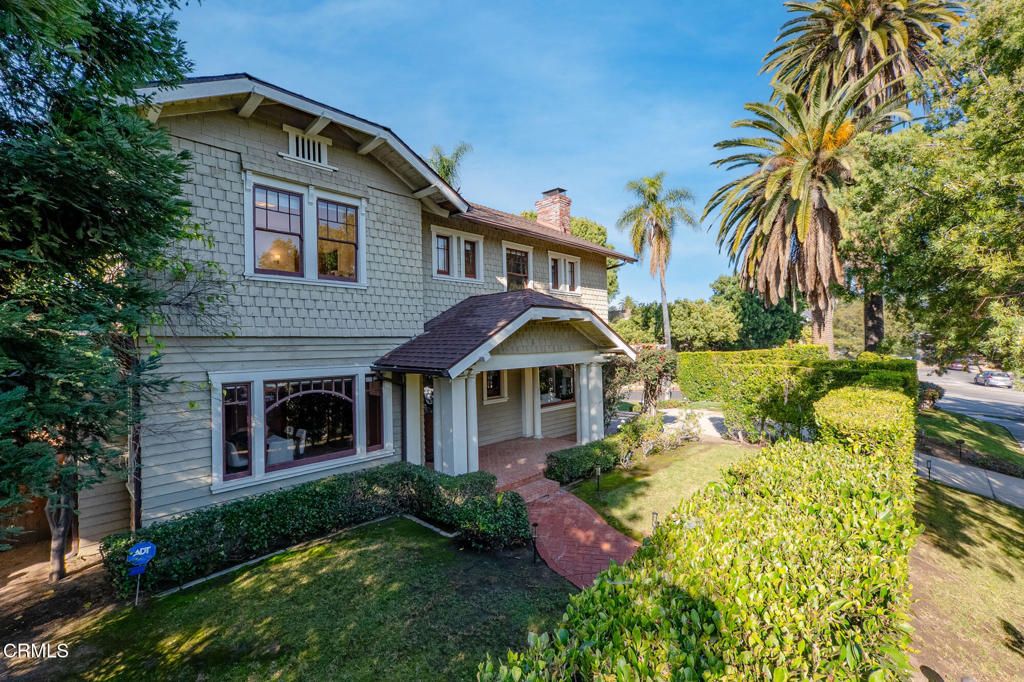 Photo of 111 S Wilton Place, Los Angeles, CA 90004 (MLS # P1-25252)