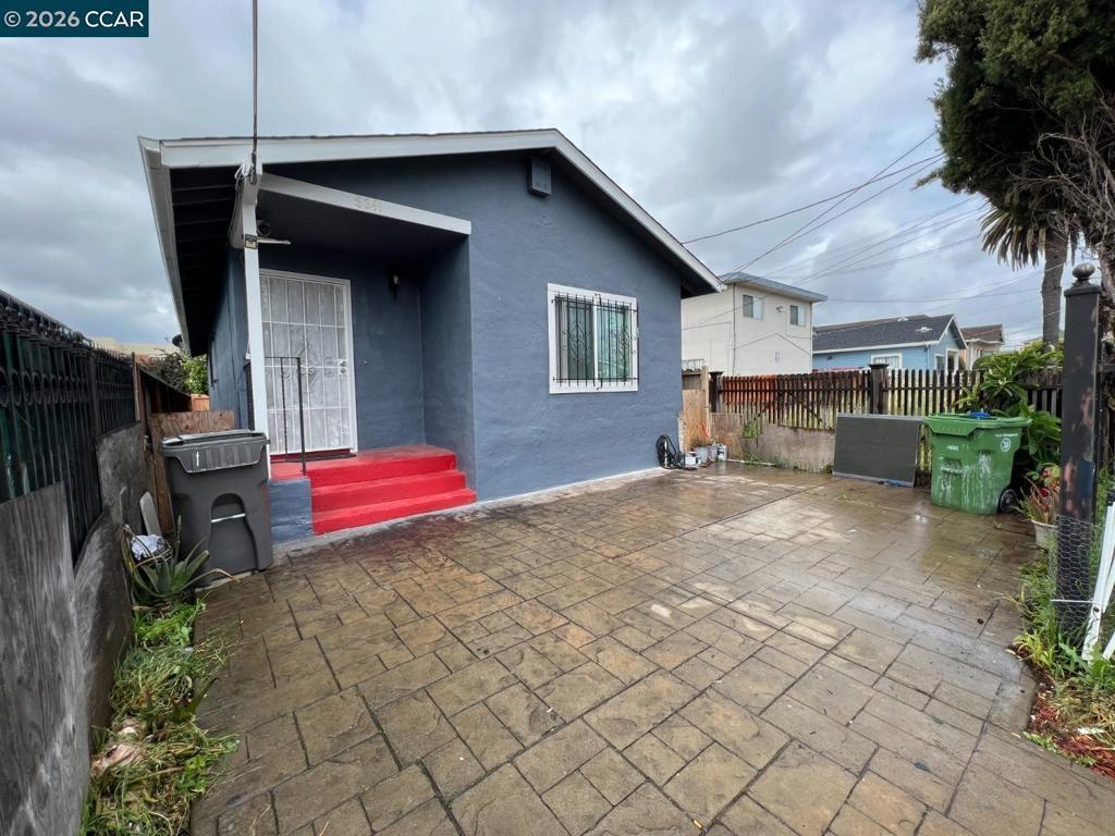 6241 Bromley Ave Ave, Oakland CA 94621