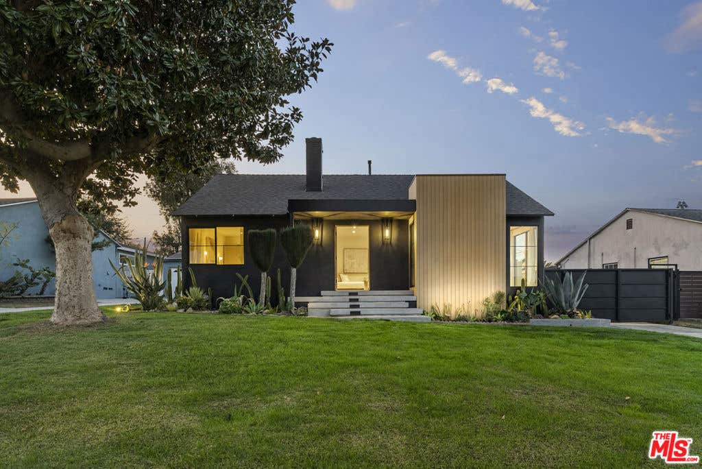Photo of 3841 S Redondo Boulevard, Los Angeles, CA 90008 (MLS # 26837093)
