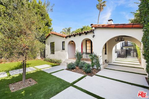 Photo of 318 Huntley Drive, West Hollywood, CA 90048 (MLS # 26656527)