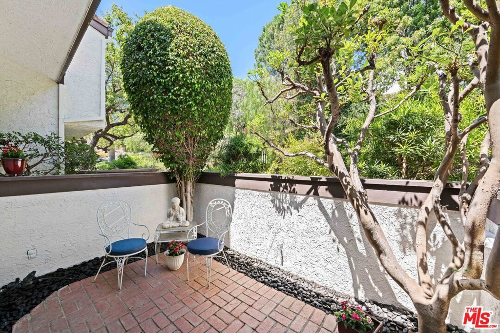 Photo of 1622 Palisades Drive, Pacific Palisades, CA 90272 (MLS # 25559483)