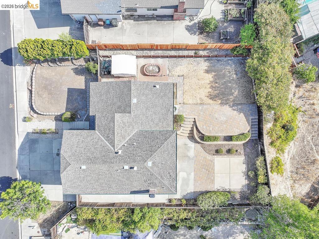 3318 Bluejay Drive