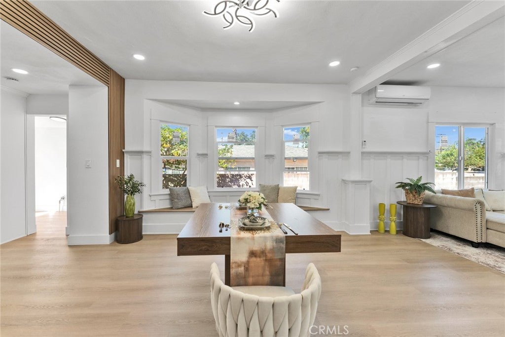 610 W Center