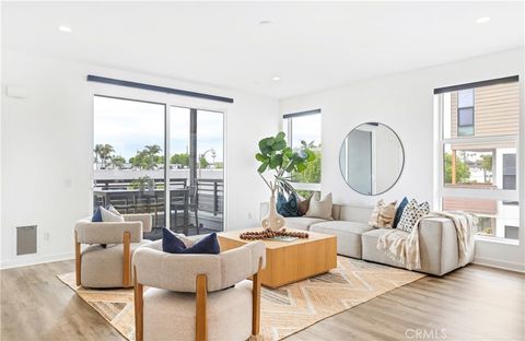 Photo of 1660 Pomona Avenue, Costa Mesa, CA 92627 (MLS # NP26085991)