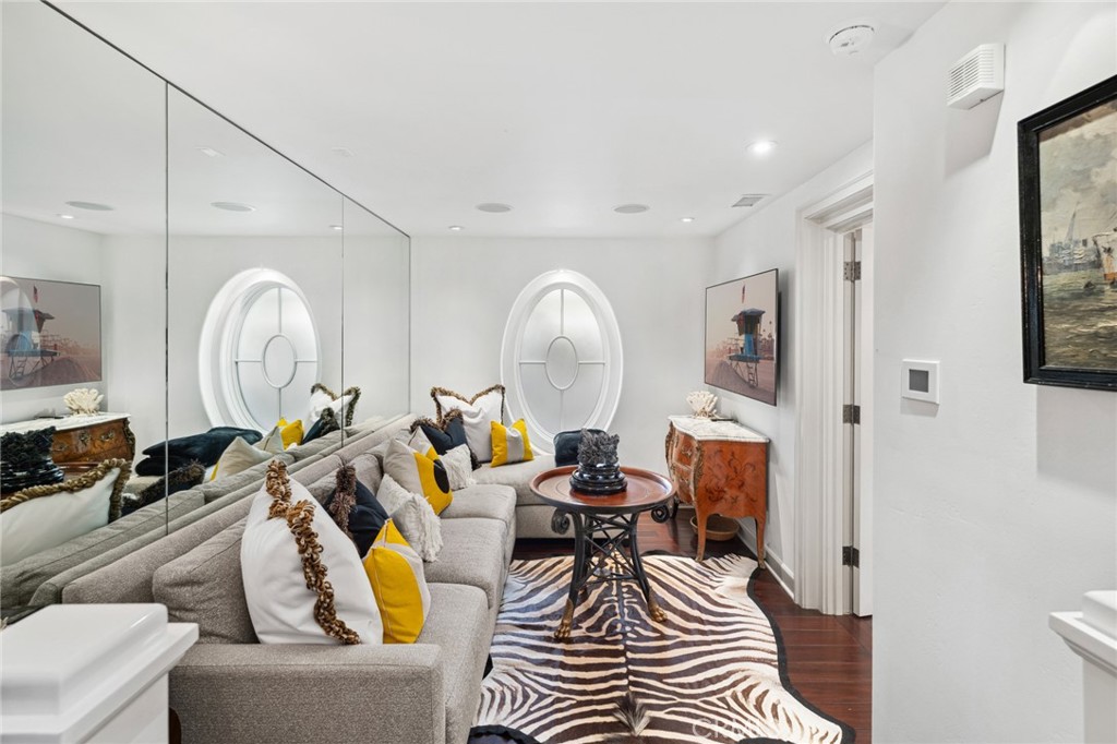 1030 Bayside Cove 702