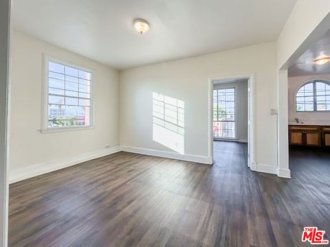 Photo of 3506 W Pico Boulevard #7, Los Angeles, CA 90019 (MLS # 26643449)