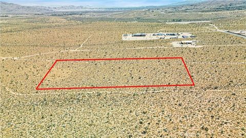 Photo of 0 Hercules, Apple Valley, CA 92307 (MLS # HD26071428)