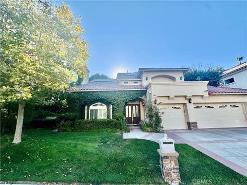 Photo of 24611 Brittany LN, Newhall, CA 91321 (MLS # SR26160919)