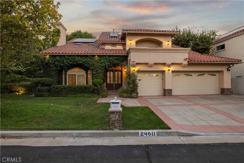 Photo of 24611 Brittany LN, Newhall, CA 91321 (MLS # SR26160919)