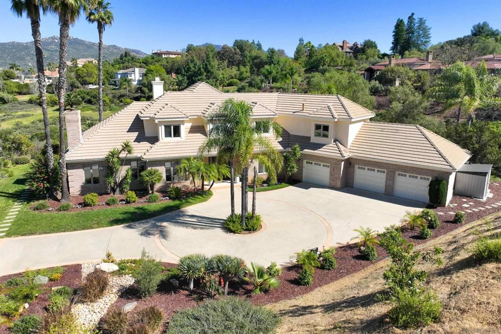 Photo of 17941 Vista Lomas Dr Dr, Poway, CA 92064 (MLS # 260006958SD)