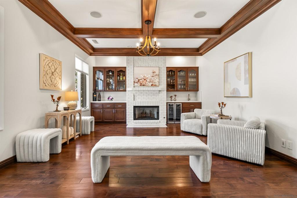 17941 Vista Lomas Dr