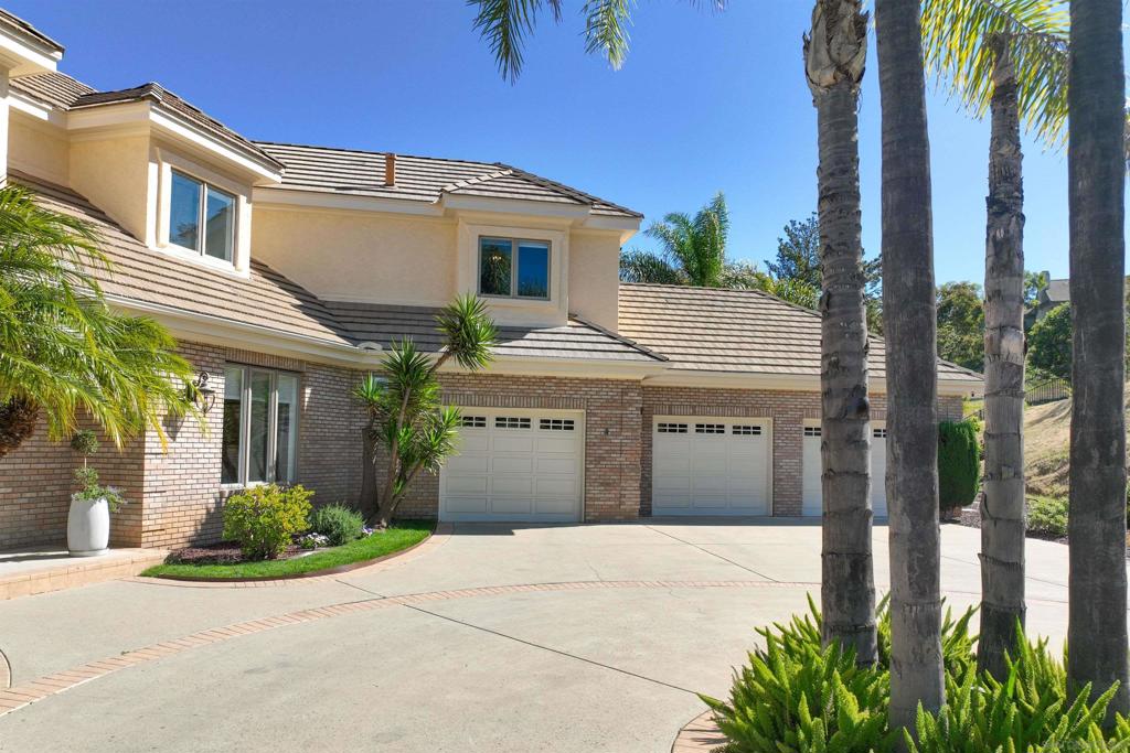 17941 Vista Lomas Dr