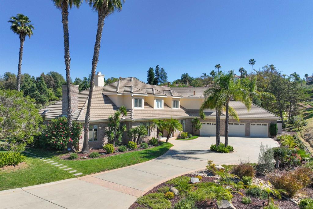 17941 Vista Lomas Dr