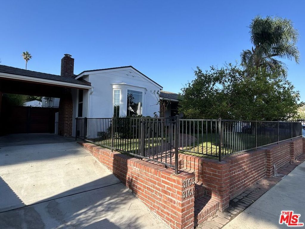 Photo of 3161 Vera Avenue, Los Angeles, CA 90034 (MLS # 25609349)