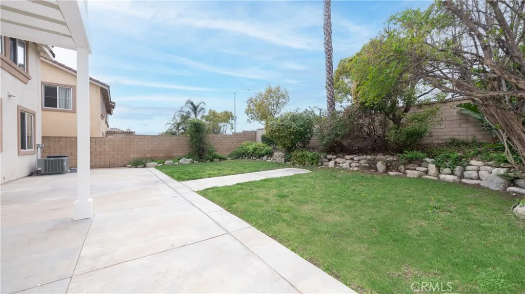 Fontana, California 92336, United States, 4 Bedrooms Bedrooms, ,3 BathroomsBathrooms,Residential,Active,207917