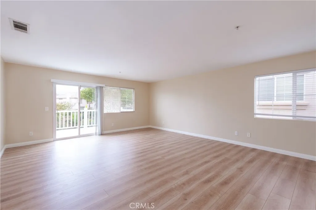 Fontana, California 92336, United States, 4 Bedrooms Bedrooms, ,3 BathroomsBathrooms,Residential,Active,207917