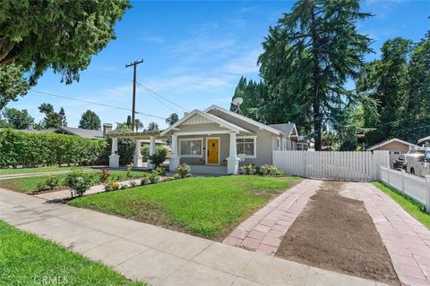 Photo of 4070 Linwood Place, Riverside, CA 92506 (MLS # IV25185678) Photo of 4070 Linwood Place, Riverside, CA 92506 (MLS # IV25185678)