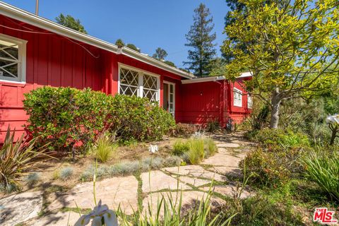 Photo of 2524 Laurel Pass, Los Angeles, CA 90046 (MLS # 26811091)