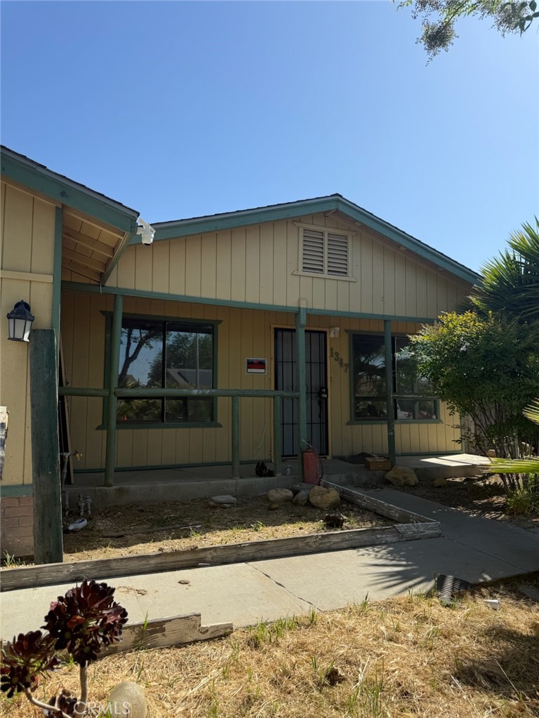 Exceptional Investment Opportunity in Los Banos! This 3-bedroom, 2-bathroom home offers 1,200 sq. ft. of potential and is perfect for investors or buyers with vision looking to restore and customize a home to their taste. With solid bones and a functional layout, it’s ready for transformation.
Situated on a generous lot with ample outdoor space, the property includes a detached garage and room for additional improvements or expansion. Whether you're looking to renovate and resell or create a long-term rental, this is the kind of project that offers real upside.
This is a cash-only sale and the home will be sold AS-IS, making it a blank canvas for the right buyer. Comparable renovated homes in the area reflect strong after-repair value, presenting a compelling equity opportunity. Los Banos continues to attract attention with its central location, growing amenities, and development potential. Don’t miss your chance to secure a property with both promise and possibility in this evolving market.