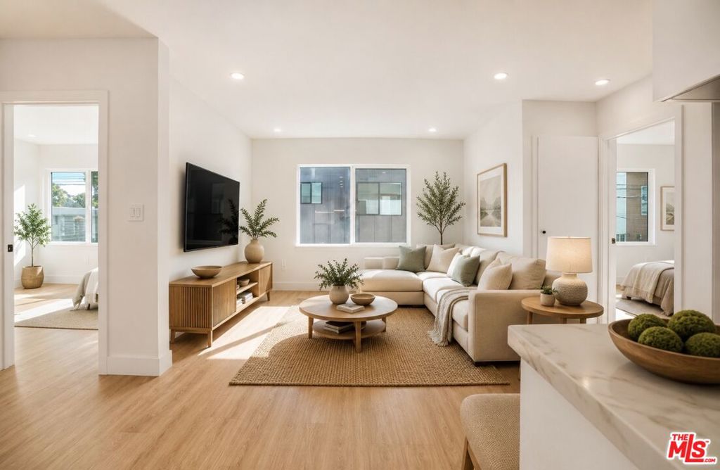 4017 Grand View Boulevard, Culver City CA 90066