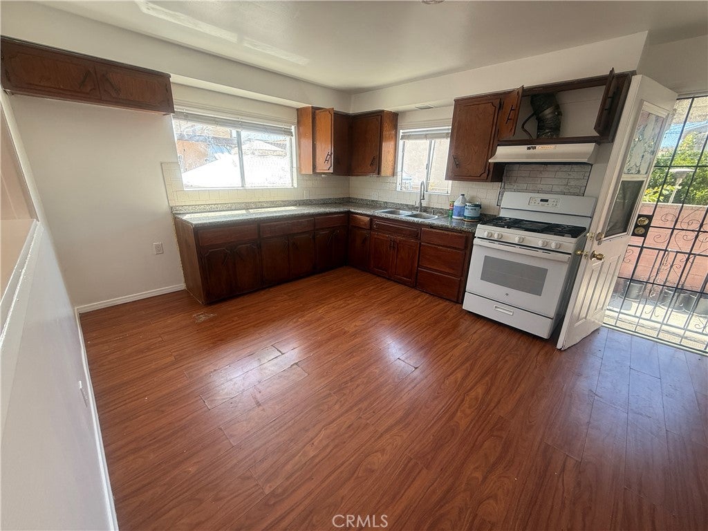 732 W 12th