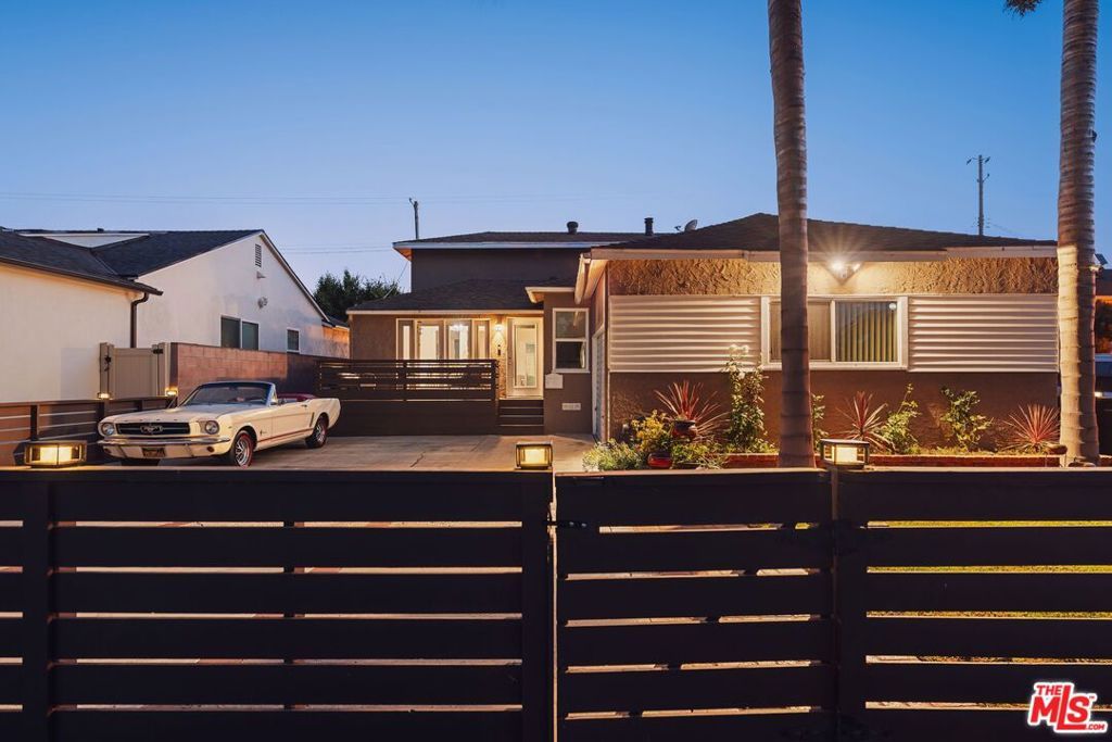 Photo of 5215 Emporia Avenue, Culver City, CA 90230 (MLS # 25584335)