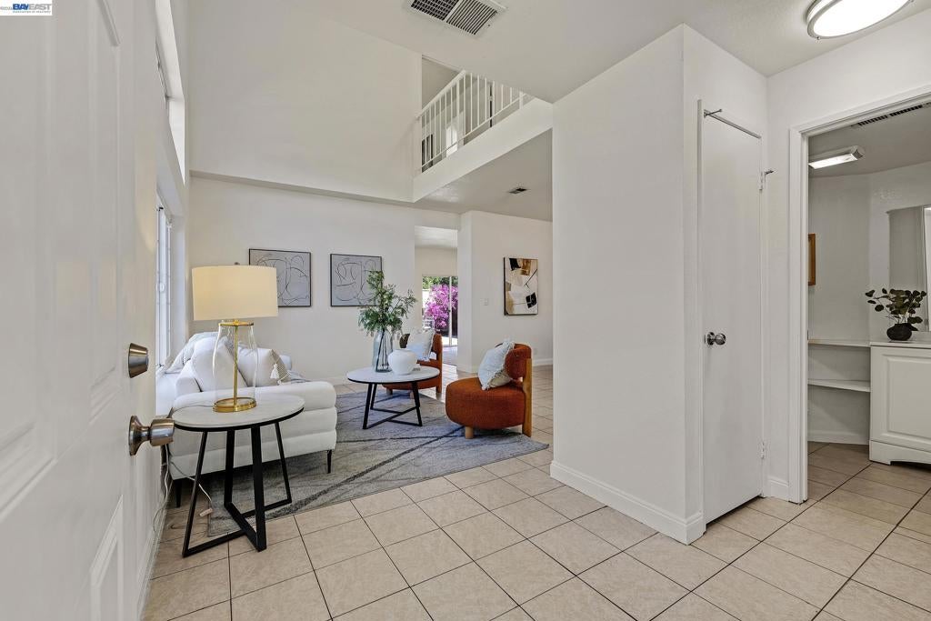4290 Tiburon Dr