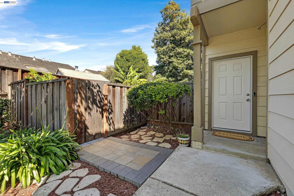4290 Tiburon Dr